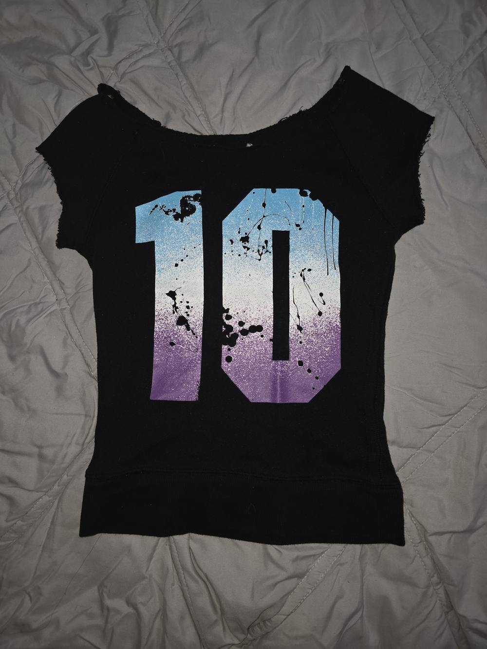 Derek Heart Black Sweatshirt Tee with Blue-to-Purple Ombre '10' Graphic